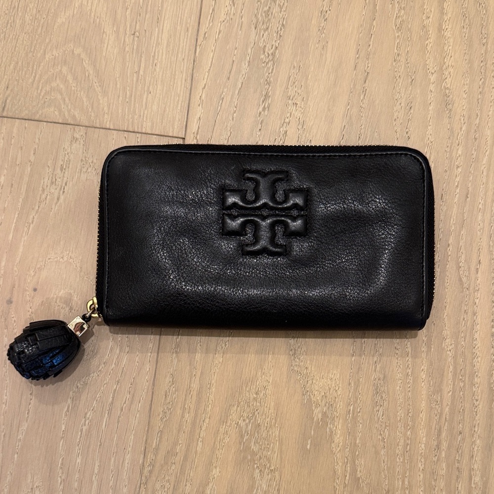 Tory Burch Black zip Wallet
